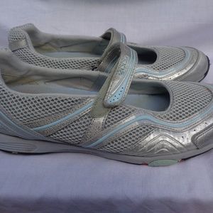 Ecco Gray/Blue Womens Mary Janes Strap Size 42 US